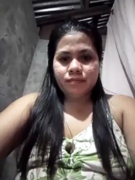 Snapshot of phoenix_1994 chatting on 06/18/26, 11:48 phoenix 1994 online show from 06/18/26, 11:48