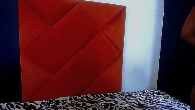 ItsMsBankss02 online show from 12/19/25, 10:12