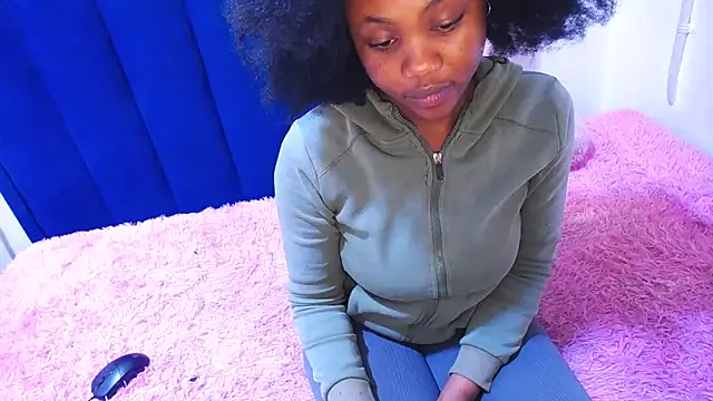 ItsMsBankss02 online show from 09/30/25, 08:59