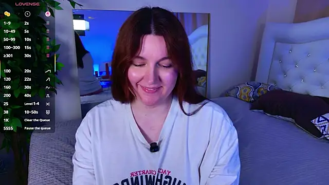 Snapshot of love_me__tonight_ chatting on 05/01/26, 01:43 love me tonight online show from 05/01/26, 01:43