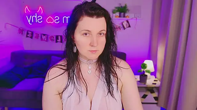 Snapshot of love_me__tonight_ chatting on 10/28/25, 10:20 love me tonight online show from 10/28/25, 10:20