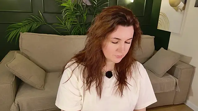 Snapshot of love_me__tonight_ chatting on 05/15/26, 01:36 love me tonight online show from 05/15/26, 01:36