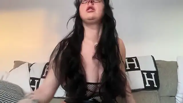 That English Rose  online show from 10/27/25, 07:09