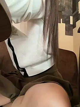 Linh 2004 online show from 02/13/26, 02:00