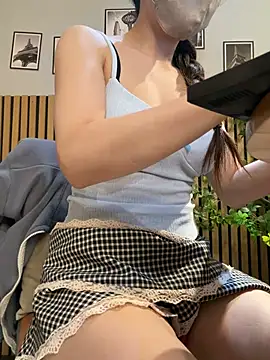 Linh 2004 online show from 05/24/26, 06:13