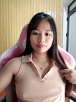 Snapshot of Na_na90 chatting on 10/31/25, 12:40 Na na90 online show from 10/31/25, 12:40