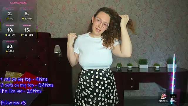 ellie coy  online show from 11/09/25, 12:20