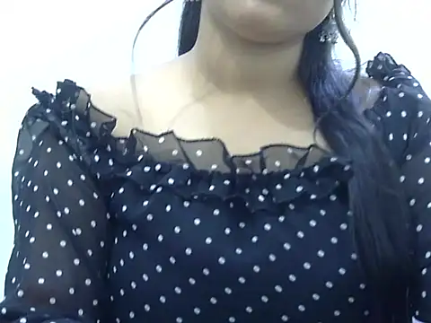 LIYO  online show from 04/18/26, 08:27