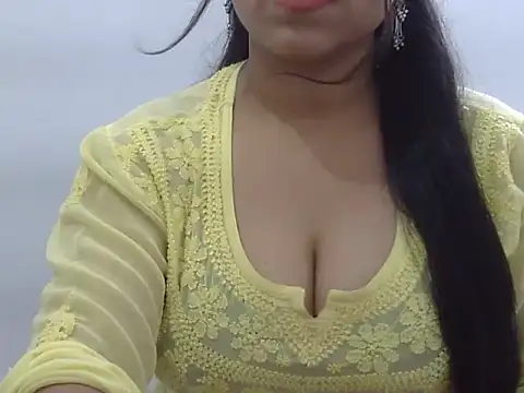 Snapshot of LIYO_ chatting on 06/26/26, 07:47 LIYO online show from 06/26/26, 07:47