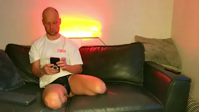 Snapshot of BRIANSILK77 chatting on 02/06/26, 07:26 BRIANSILK77 online show from 02/06/26, 07:26