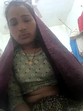 Snapshot of Hot_raaani chatting on 12/15/25, 10:15 Hot raaani online show from 12/15/25, 10:15