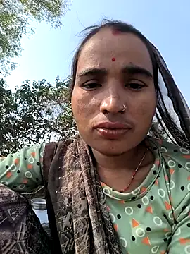 Snapshot of Hot_raaani chatting on 11/07/25, 06:18 Hot raaani online show from 11/07/25, 06:18