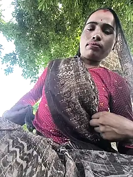 Snapshot of Hot_raaani chatting on 09/09/25, 05:17 Hot raaani online show from 09/09/25, 05:17