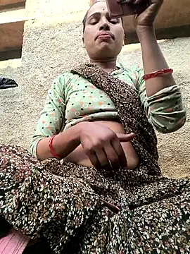 Snapshot of Hot_raaani chatting on 12/15/25, 10:10 Hot raaani online show from 12/15/25, 10:10