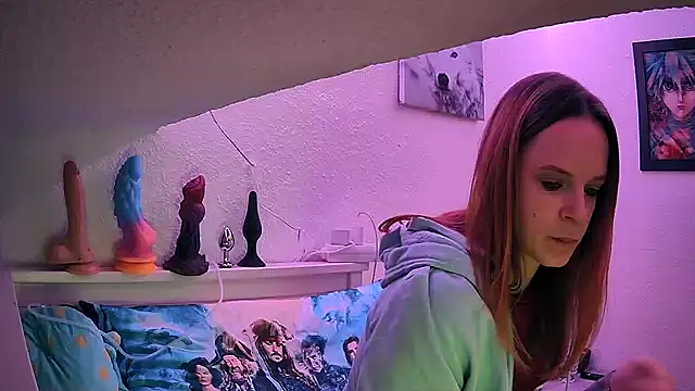 Snapshot of SexyMilf_37 chatting on 10/17/25, 08:32 SexyMilf 37 online show from 10/17/25, 08:32