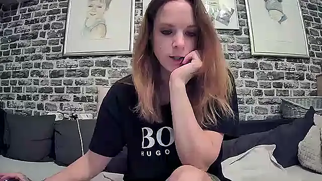 Snapshot of SexyMilf_37 chatting on 09/28/25, 07:43 SexyMilf 37 online show from 09/28/25, 07:43