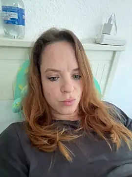 Snapshot of SexyMilf_37 chatting on 10/04/25, 03:02 SexyMilf 37 online show from 10/04/25, 03:02