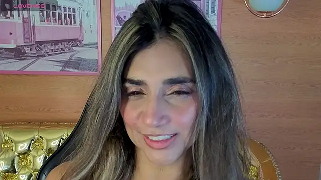 Snapshot of agatha_brooks_t chatting on 04/22/26, 12:56 agatha brooks t online show from 04/22/26, 12:56