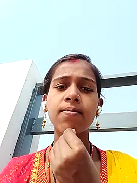 Snapshot of Saniye-143 chatting on 11/20/25, 08:04 Saniye-143 online show from 11/20/25, 08:04