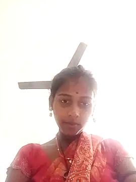 Snapshot of Saniye-143 chatting on 11/24/25, 02:39 Saniye-143 online show from 11/24/25, 02:39