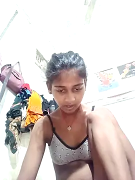 Snapshot of Saniye-143 chatting on 09/09/25, 04:05 Saniye-143 online show from 09/09/25, 04:05