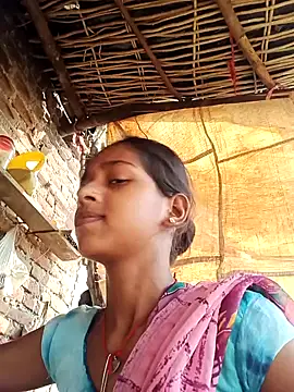 Snapshot of Saniye-143 chatting on 09/21/25, 03:33 Saniye-143 online show from 09/21/25, 03:33
