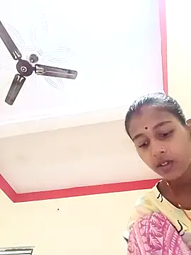 Snapshot of Saniye-143 chatting on 10/15/25, 06:54 Saniye-143 online show from 10/15/25, 06:54