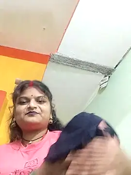 Hot mirchjii online show from 10/28/25, 03:33