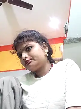 Hot mirchjii online show from 10/31/25, 01:46