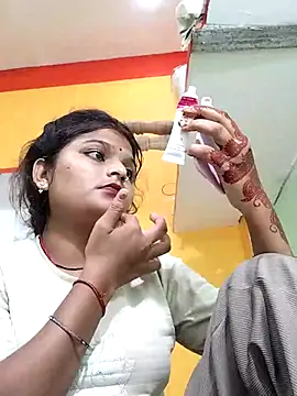 Hot mirchjii online show from 10/31/25, 02:57