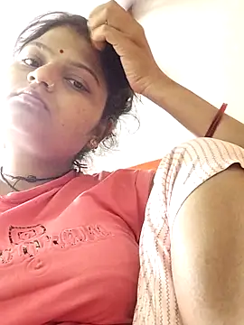 Hot mirchjii online show from 10/16/25, 01:25