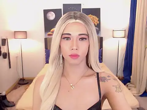 PreciousAmore online show from 11/10/25, 09:25