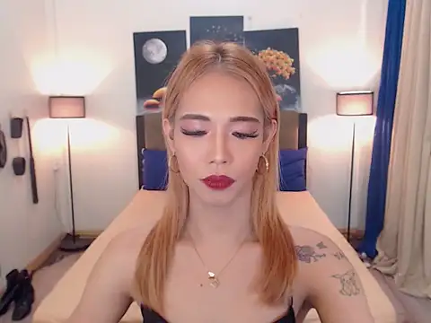 PreciousAmore online show from 10/15/25, 09:28