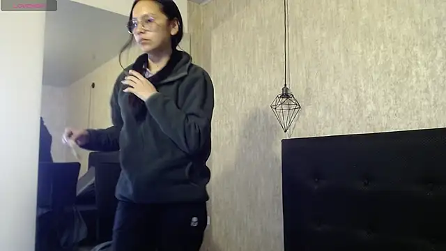 Snapshot of katalina07_1 chatting on 11/19/25, 01:33 katalina07 1 online show from 11/19/25, 01:33