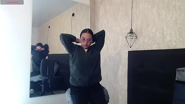 Snapshot of katalina07_1 chatting on 11/15/25, 02:10 katalina07 1 online show from 11/15/25, 02:10