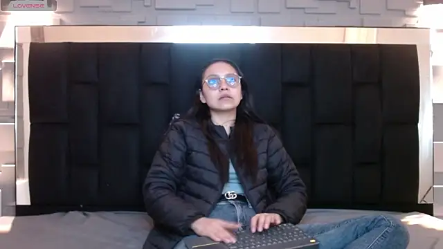 Snapshot of katalina07_1 chatting on 10/15/25, 01:41 katalina07 1 online show from 10/15/25, 01:41