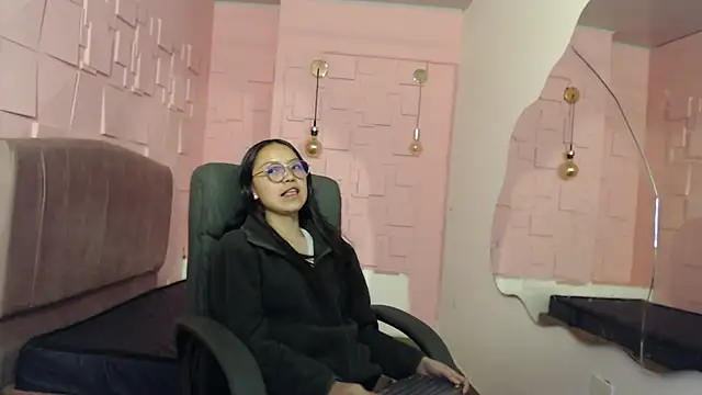 Snapshot of katalina07_1 chatting on 09/20/25, 12:32 katalina07 1 online show from 09/20/25, 12:32