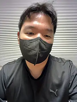 Snapshot of wolfdogwip chatting on 10/24/25, 12:04 wolfdogwip online show from 10/24/25, 12:04