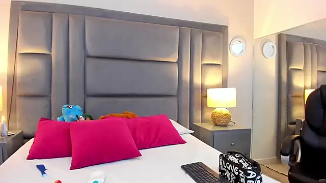 Snapshot of GabyMoreau chatting on 01/14/26, 04:10 GabyMoreau online show from 01/14/26, 04:10