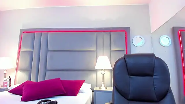 GabyMoreau online show from 04/08/26, 08:43