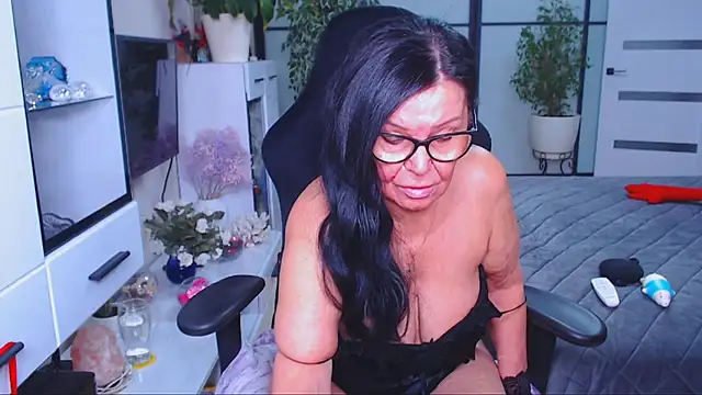 Anna Blare online show from 11/18/25, 10:51