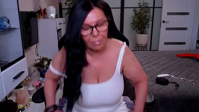 Anna Blare online show from 04/11/26, 08:29