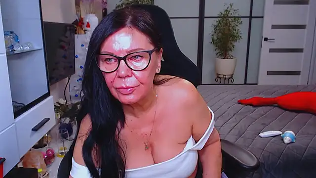 Snapshot of Anna_Blare chatting on 01/17/26, 02:48 Anna Blare online show from 01/17/26, 02:48