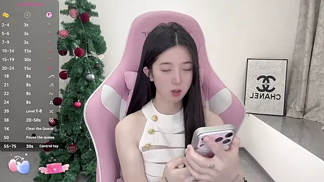Snapshot of OiOi-666 chatting on 06/12/26, 01:58 OiOi-666 online show from 06/12/26, 01:58