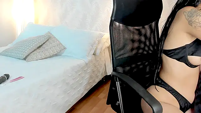 Emilly Beaumont online show from 10/10/25, 12:17