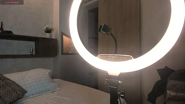 Emilly Beaumont online show from 12/02/25, 12:51