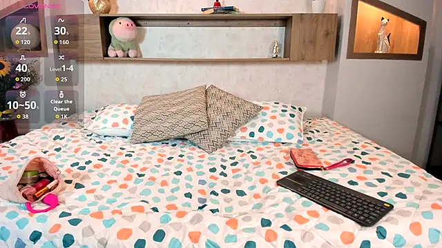 Emilly Beaumont online show from 11/30/25, 11:55