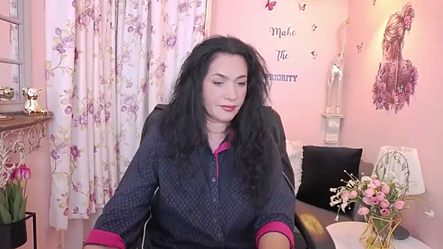 Snapshot of MyLovOne chatting on 05/14/26, 10:23 MyLovOne online show from 05/14/26, 10:23