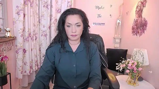 Snapshot of MyLovOne chatting on 05/15/26, 12:03 MyLovOne online show from 05/15/26, 12:03
