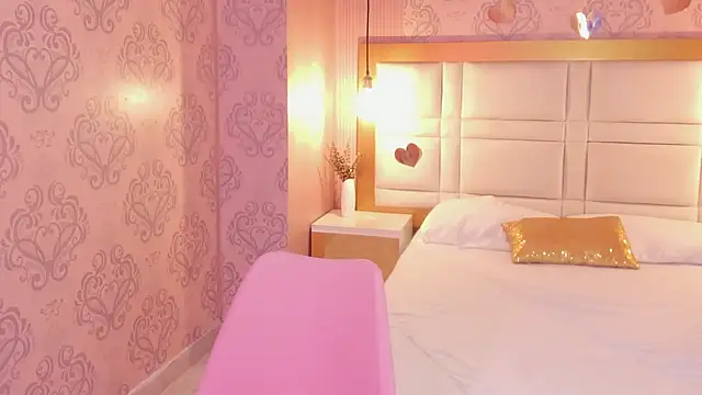 luna hot ass online show from 02/17/26, 09:12